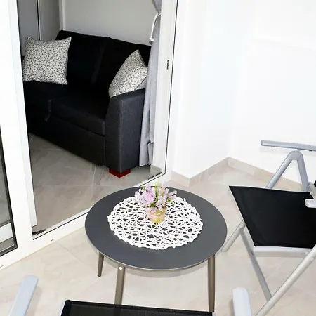 Geiger Apartment *